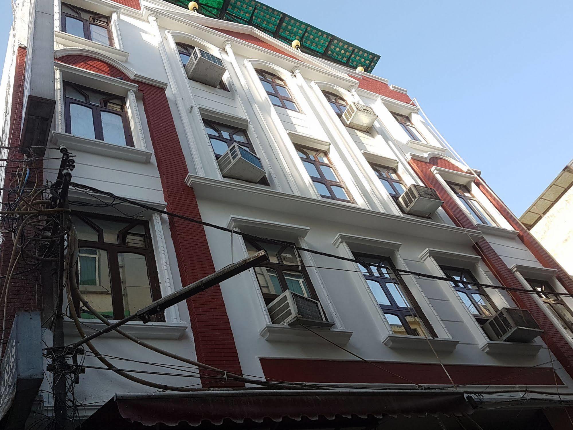 帕拉斯国际酒店 德里 外观 照片